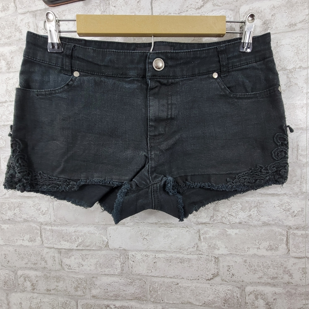 Ambiance Apparel shorts women's medium